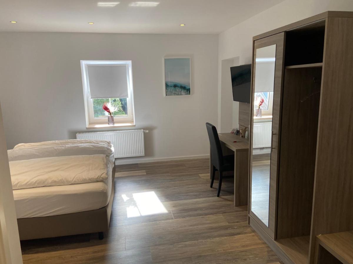 Eschberger Hof Hotel Saarbrucken Bagian luar foto