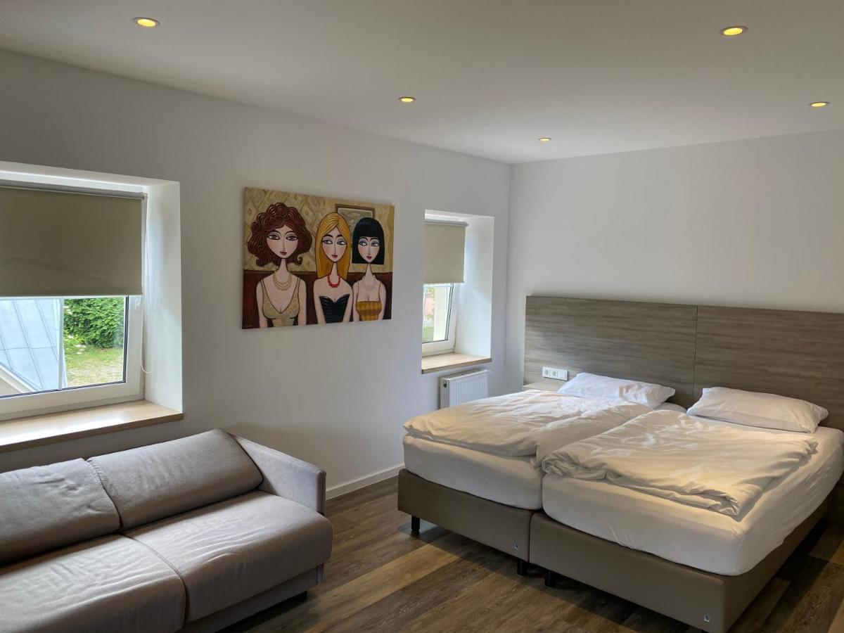 Eschberger Hof Hotel Saarbrucken Bagian luar foto